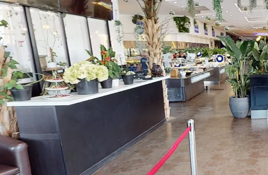 Preview of the premises of Au bout du monde