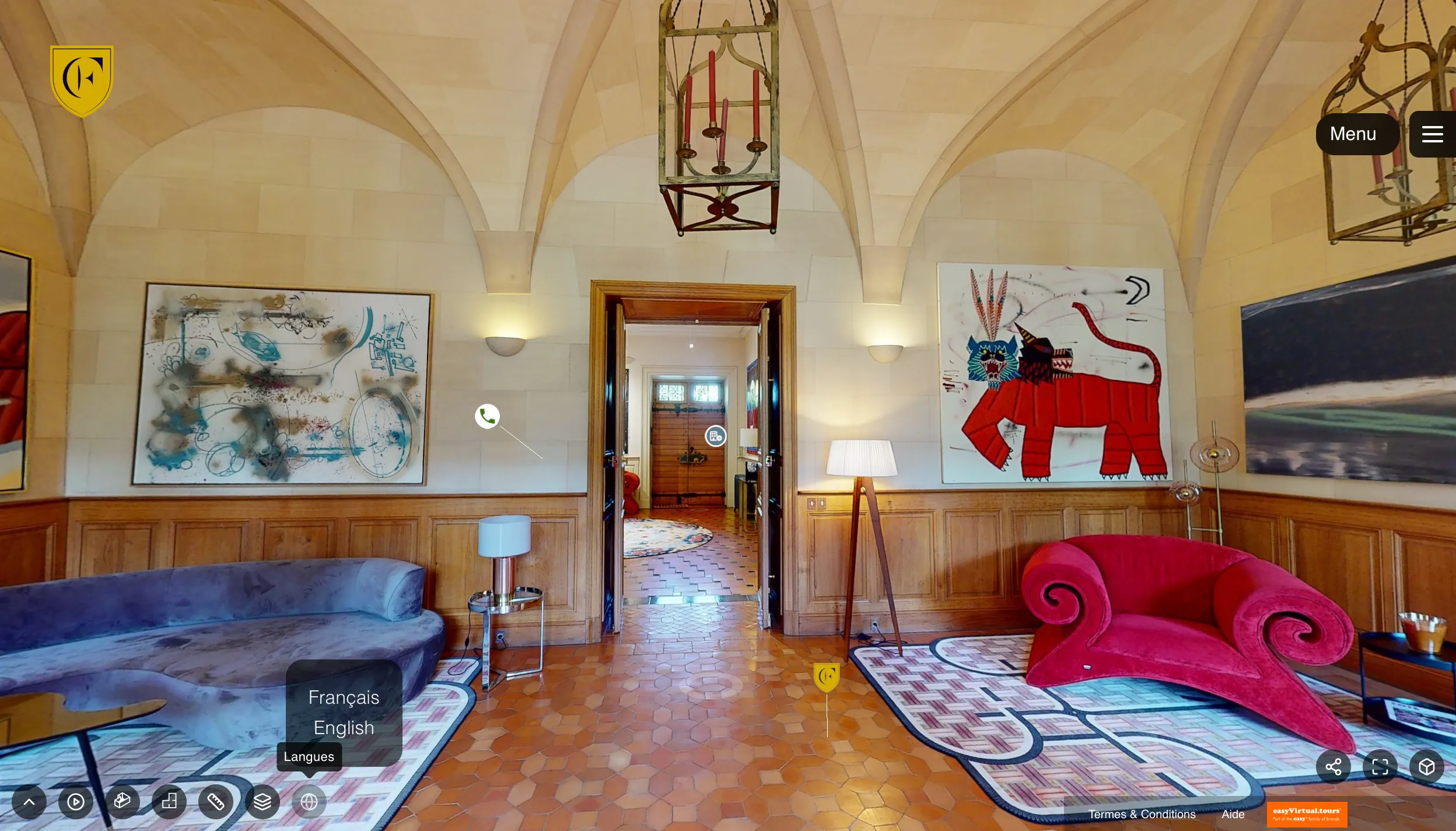 Visite virtuelle du château de Forbin sur tablette, menu des langues ouvert sur Français et English