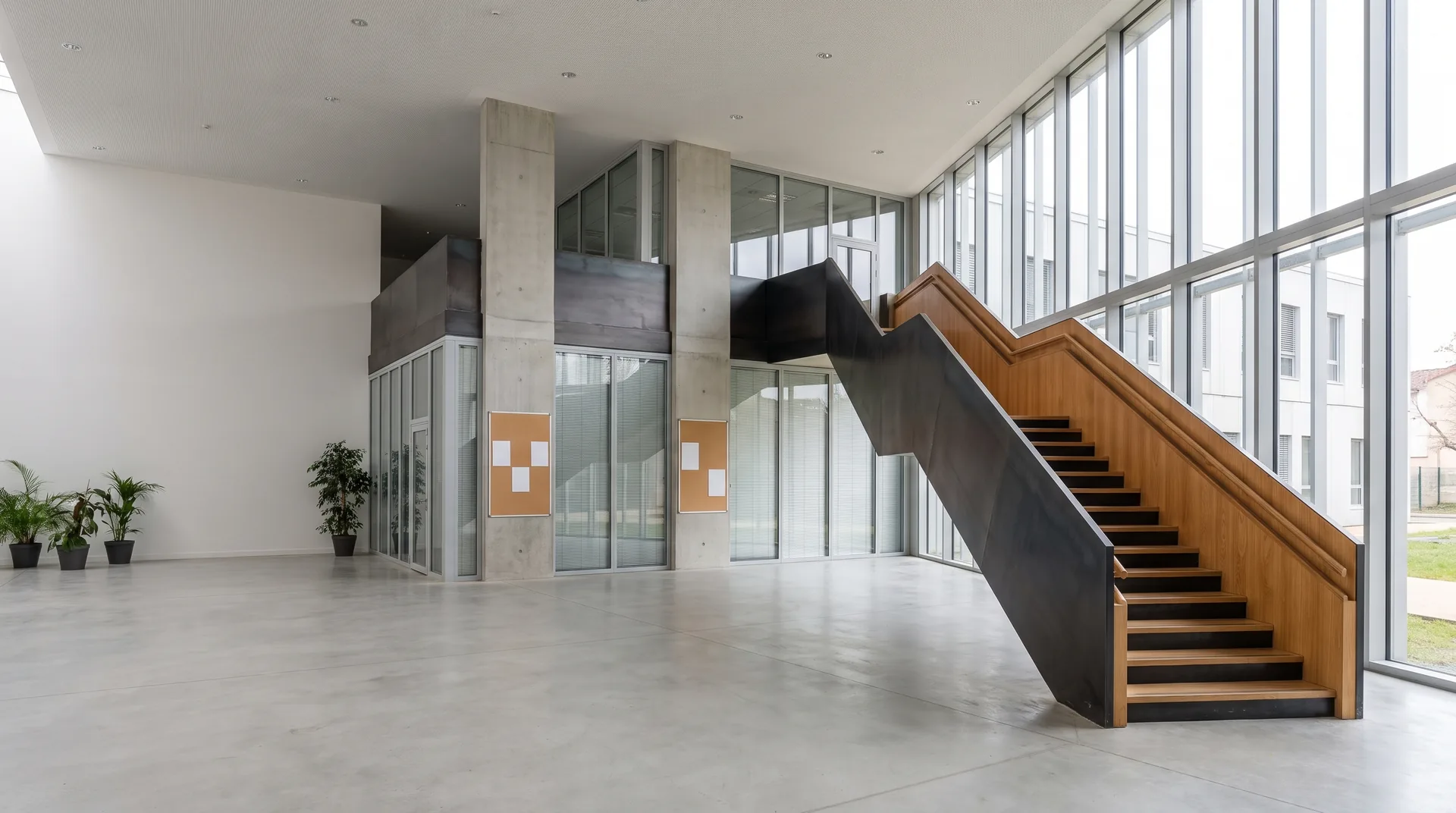 Atelier professionnel d'un lycée des métiers