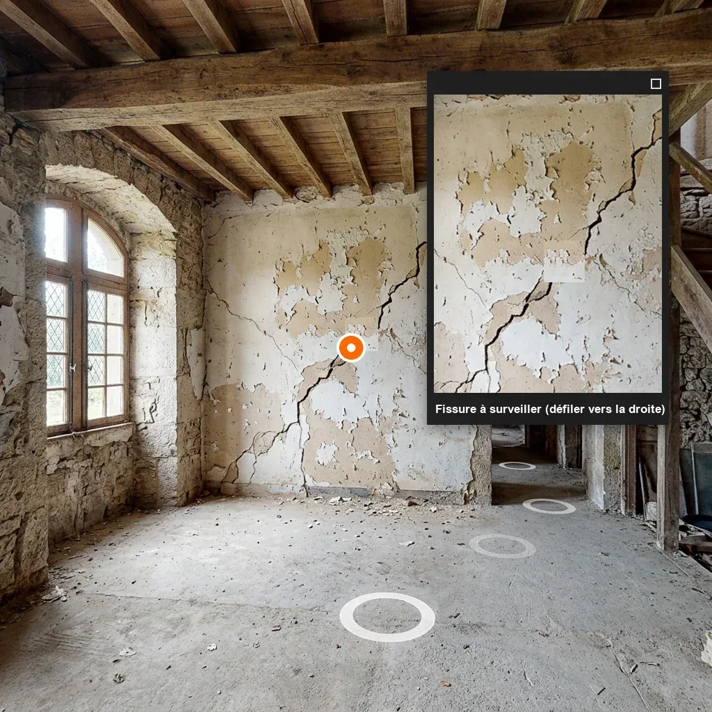 Mur fissuré d'un bâtiment ancien, point d'intérêt ouvert sur la fissure dans la visite virtuelle
