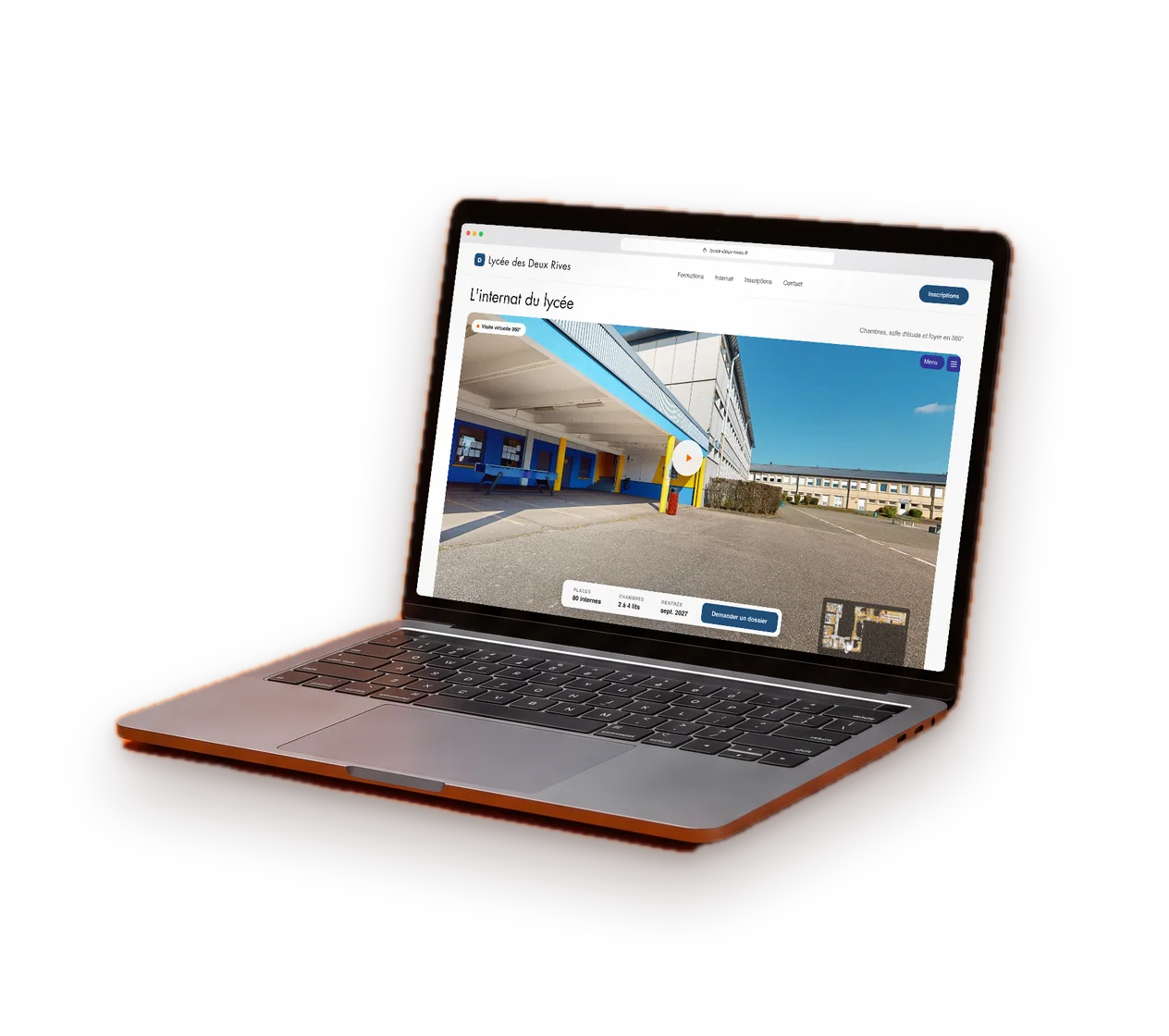 Ordinateur portable affichant le site d'un établissement avec sa visite virtuelle intégrée