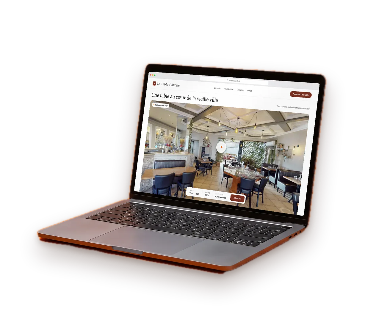 Ordinateur portable affichant le site d'un établissement avec sa visite virtuelle intégrée