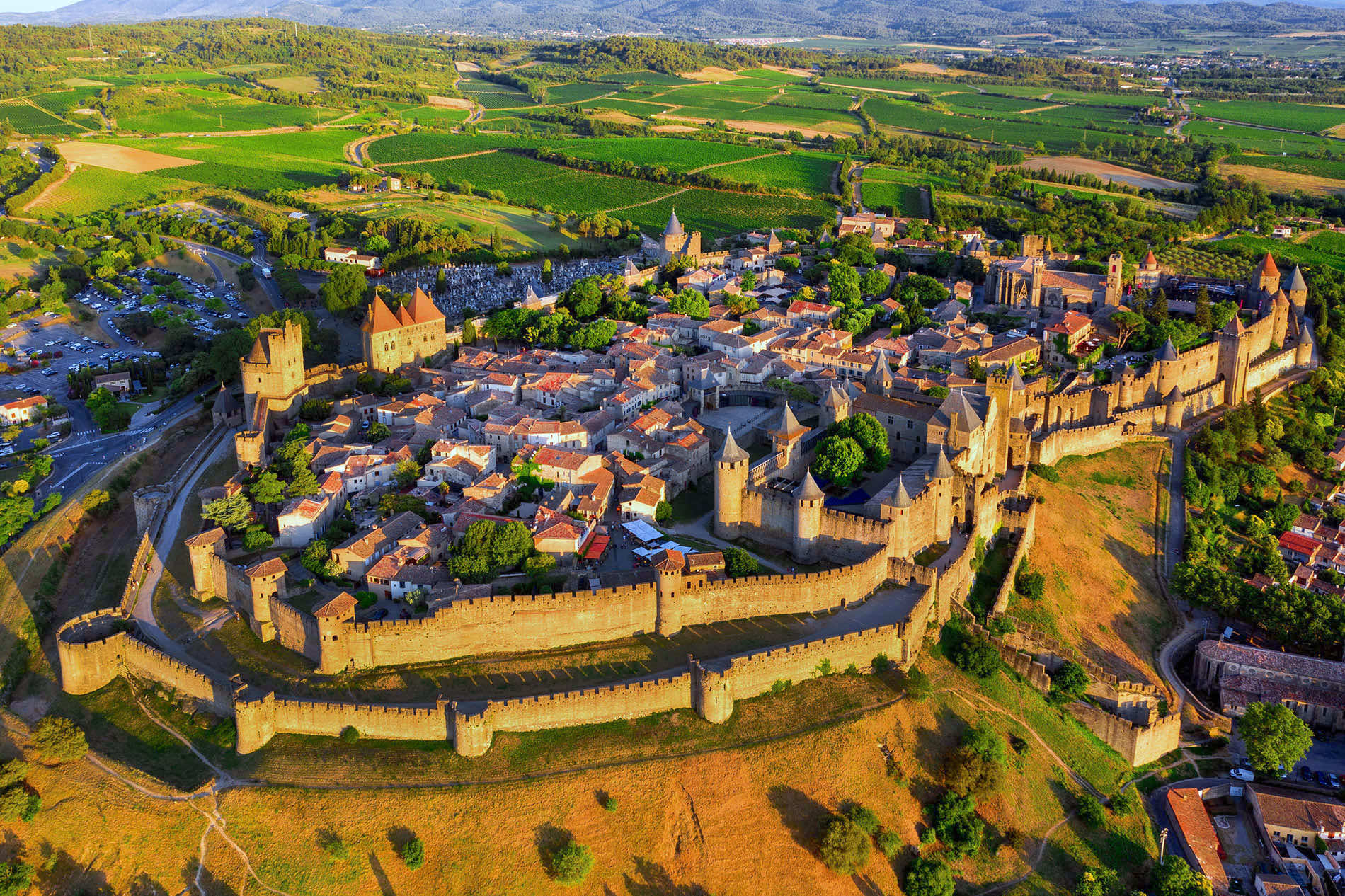 carcassonne-shutterstock_2185120509
